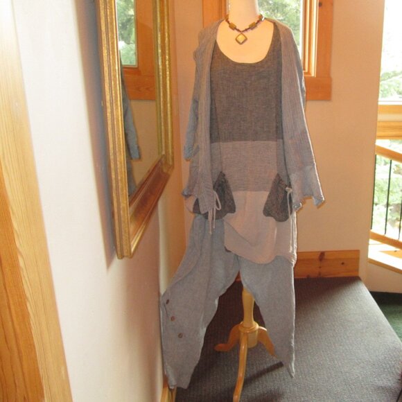 Luukaa Gray, Black and Tan Linen Tunic Dress, Pants and Cardigan